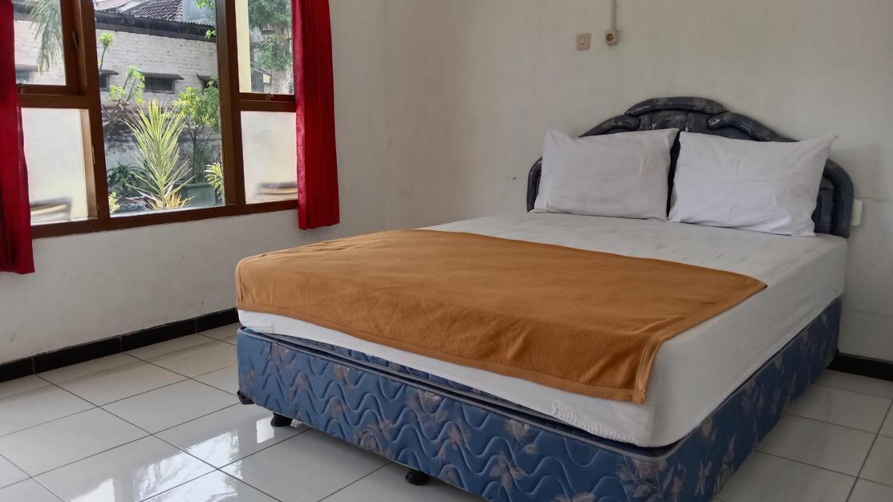Hotel Tentrem Syariah Probolinggo Exteriör bild