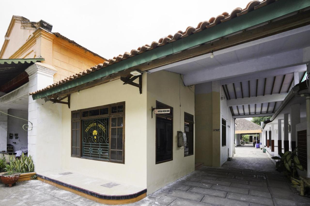 Hotel Tentrem Syariah Probolinggo Exteriör bild